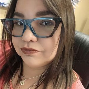 Meet your Posher, Lorna